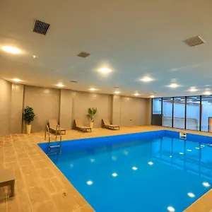 5* מלון Pine Astoria